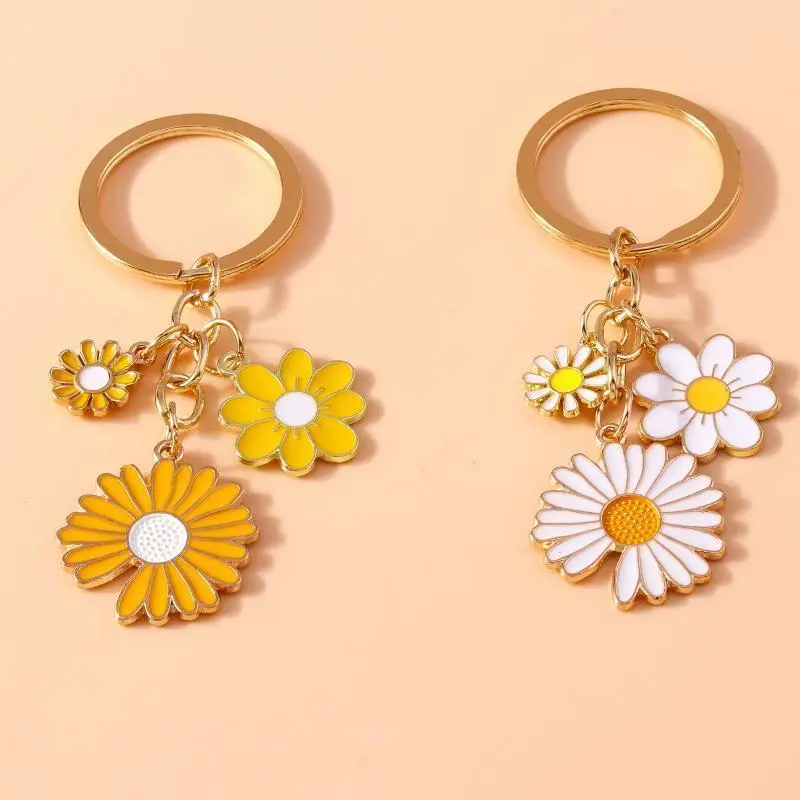Cute Enamel Daisy Keychain Flower Keyring Pendants for Car Key Holder Women Girls Handbag Accessories Handmade Jewelry Gift Cute Enamel Daisy Keychain Flower Keyring Pendants for Car Key Holder Women Girls Handbag Accessories Handmade Jewelry Gift