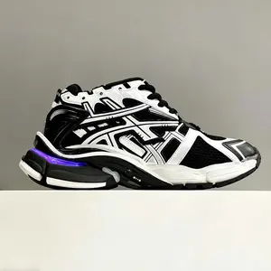Trendy vintage casual dad shoes size 35-46 men‘s and women's runner height increasing LED shoes high-capacity lithium batteries 11 modes shining sneakers