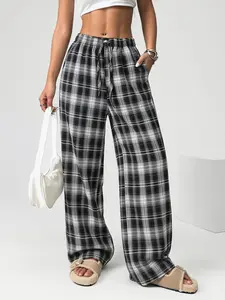 Women’s plaid wide-leg pants—soft and skin-friendly with a beautiful drape; elastic waistband with drawstring, practical side pockets that look stylish. Versatile style for everyday casual wear and weekend outings.