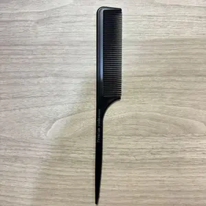 【No order required–Complimentary】A fine-tooth comb. Paired with a spray bottleideal for activating hair topper.​