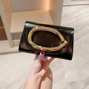 New European and American Retro Evening Bag for Brides, Versatile Evening Bag, Suitable for Weddings, Meetings, Banquets, Parties, and Balls. The Perfect Gift for Women