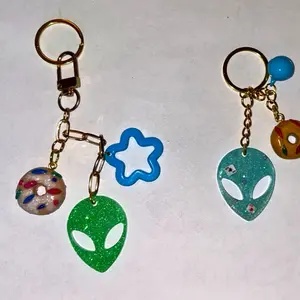 Alien Head Keychain Epoxy Resin