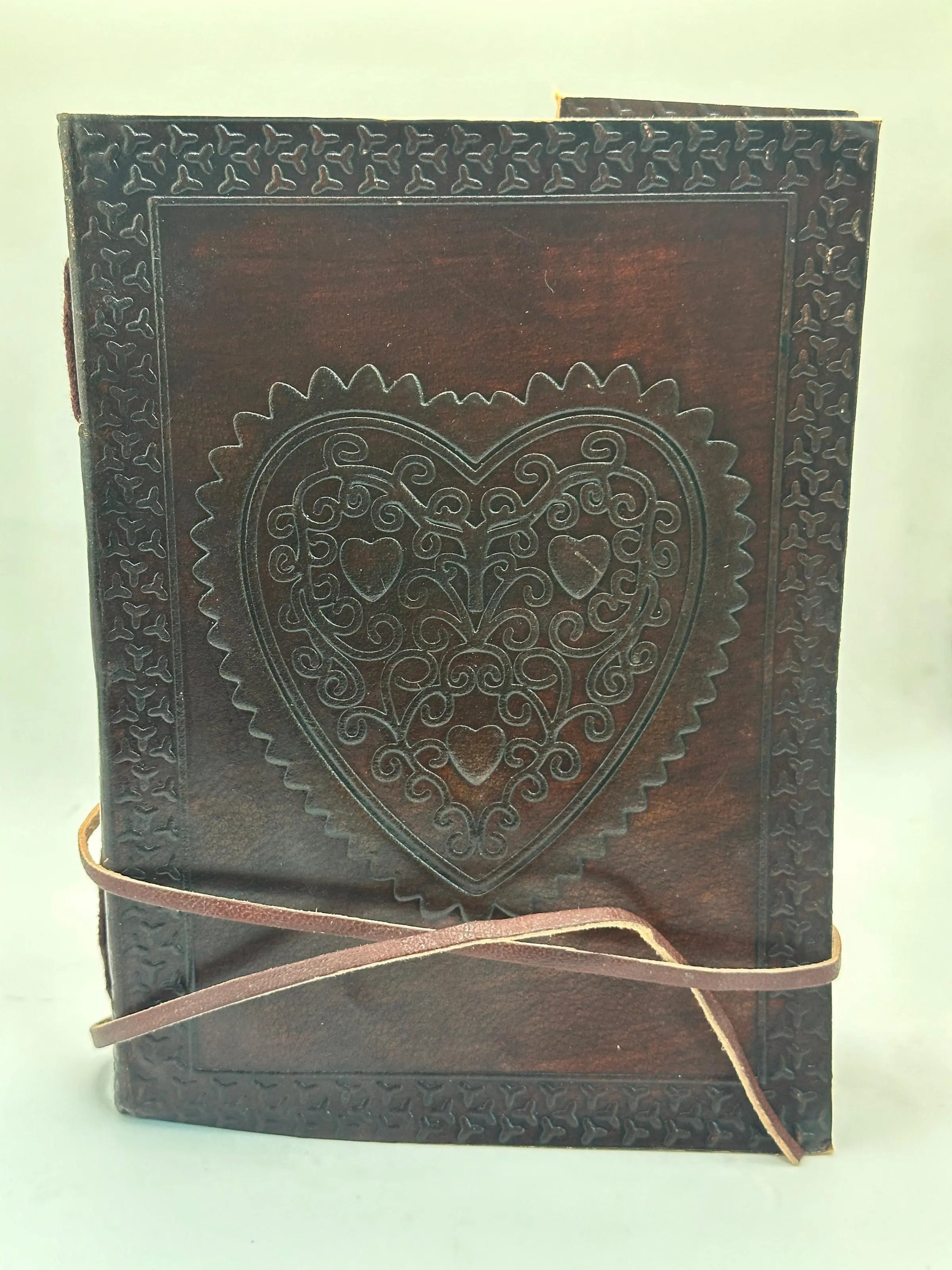 Handcrafted Leather-Bound Journals Personalized Notebooks for Writing Sketching & Travel Unlined Pages for Magical Thoughts with Unique Heart Design