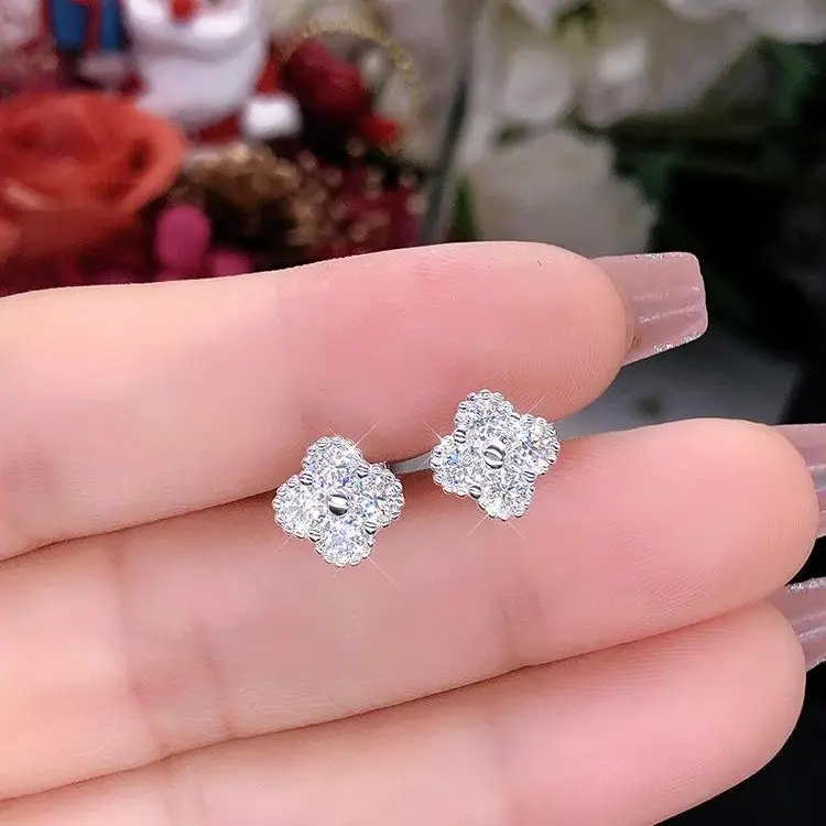 S925 pure silver D color VVS moissanite stud earrings — high-end four-leaf clover design, light luxury, premium women’s moissanite studs