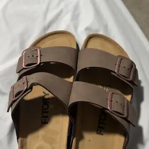 FITORY Balance I Mens Sandals, Arch Support Slides with Adjustable Buckle Straps and Cork Footbed