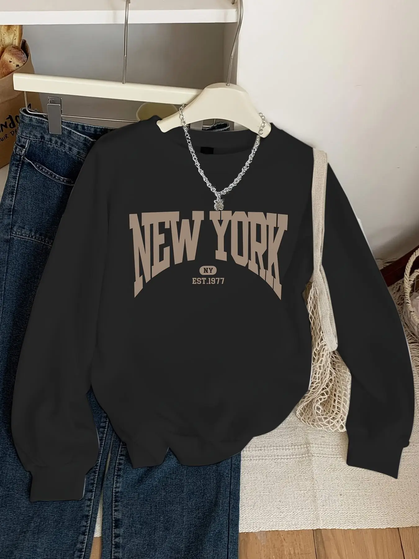 Girl's Letter Print Round Neck Sweatshirt, Casual Long Sleeve Crew Neck Pullover for Fall & Winter, Kids Clothes for Daily Wear