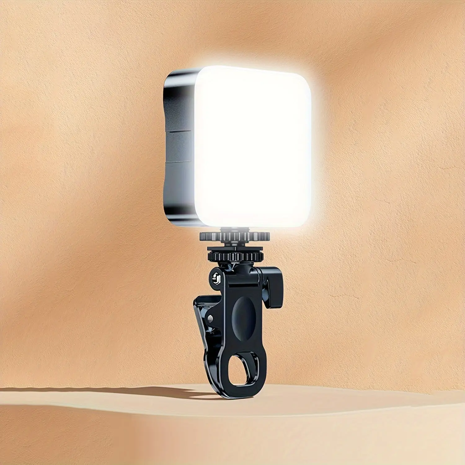 1 LED Portable Phone Fill Light, Selfie Light, Brightness-Boosting Video Editing Light, with 3 Adjustable Lighting Modes, for Phones, Cameras, Laptops, IPads, Selfies, Video Conferencing, Vlogging. Product Requires 3 AAA Batteries (not Included)