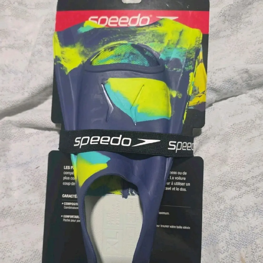 Speedo Unisex-Adult Rubber Short-Blade Swim Training Fins, Size XL