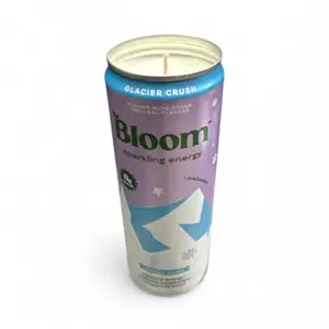 Vineyard Candle Co - Recycled Holiday Bloom Glacier Crush Scented CANdle