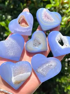 1PC Exquisite Unique Collectible Blue Agate Geode Heart Crystal, High Quality Smooth and Clear Quartz Imitation Gemstone, Ideal for Home Decoration