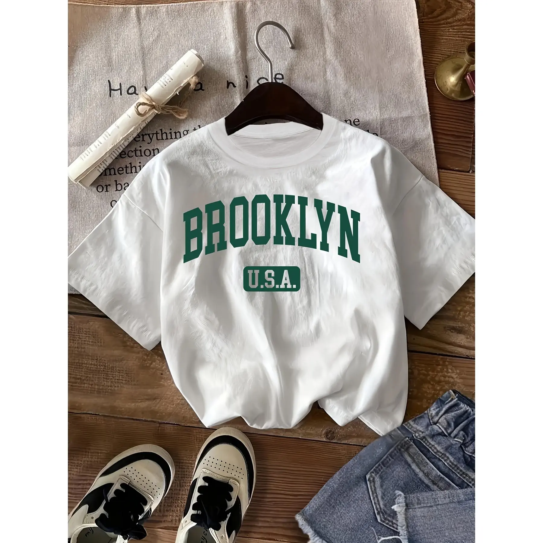 Women's Retro Brooklyn U.S.A. Graphic Short Sleeve Round Neck Sports Top - Chic, Comfy White Basic Loose Solid T-Shirt with Green Letter Print, Semi-Sheer Breathable Fabric, Machine Washable for Spring & Summer, Vintage Streetwear Casual Undershirt
