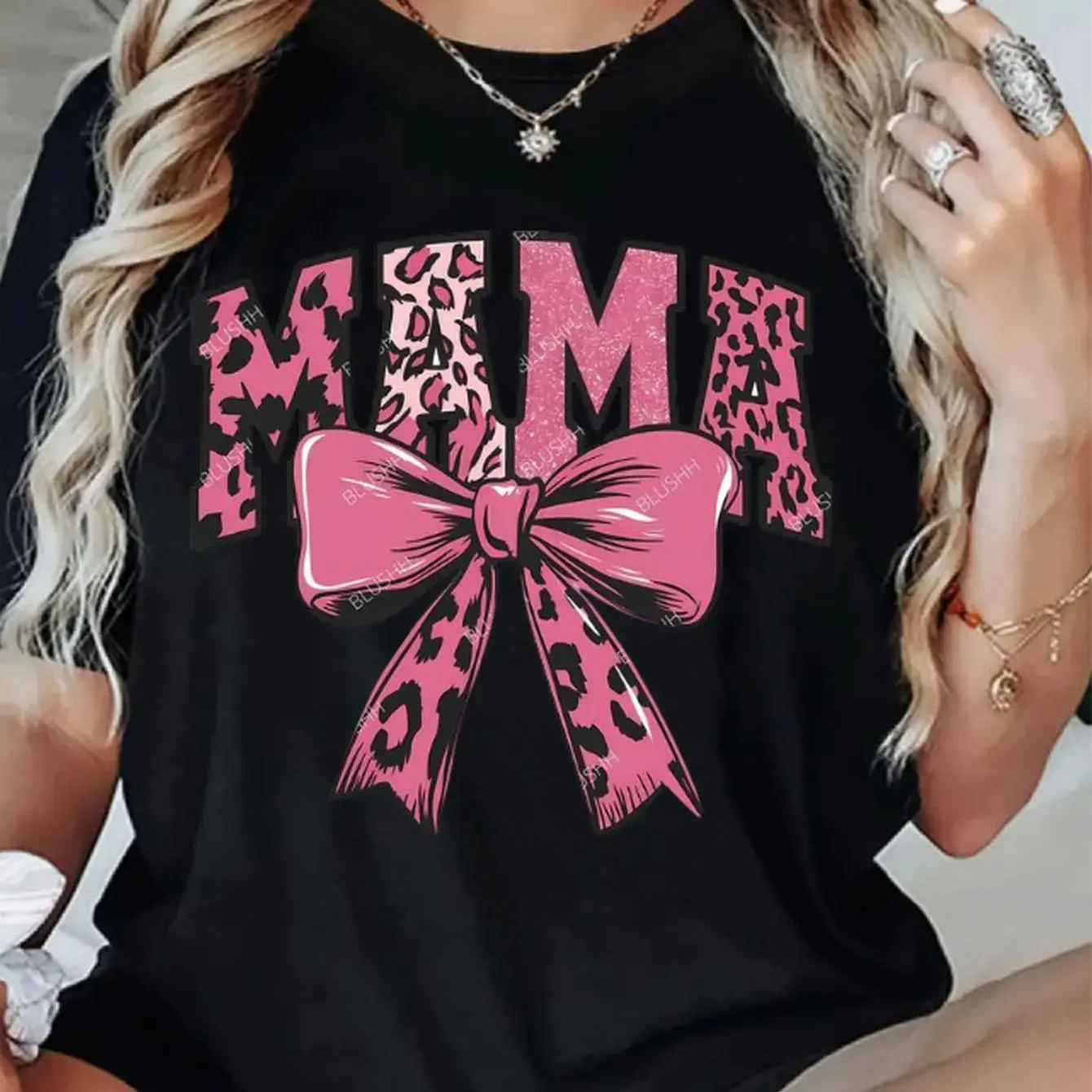 Women's Oversized Loose Fit Graphic T-Shirt - Black with Pink Leopard Spot "MAMA" & Bow Design, Soft Stretch Crew Neck Short Sleeve Casual Tee, All-Season Comfort, Machine Washable, Mother's Day Gift, Ladies T Shirts, Bold Design Shirt, Comfortable Stretc