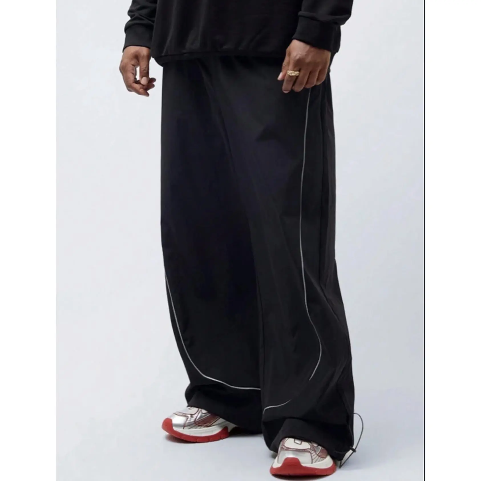 Ssentage Noir Contrast Color Block Pants comes in different colors