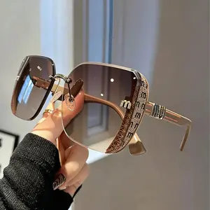 2026 Unisex Large-Frame Fashion Glasses, Trendy Square Sunglasses, Trendy Beach Eyewear, Retro Design for Daily Wear, Photography, Travel, Beach, All Seasons