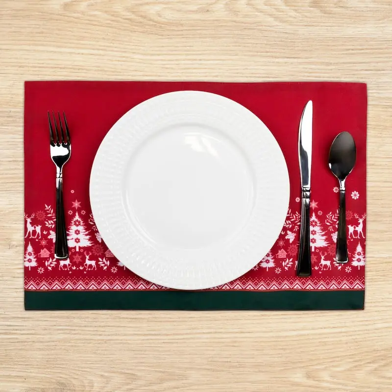 Northlight 36231564 18 in. Reindeer & Snowflakes Rectangular Christmas Placemat, Red - Set of 4