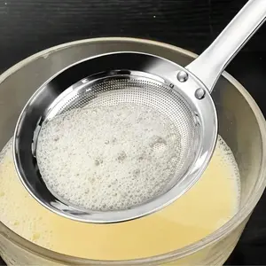 Stainless Steel Fat Skimmer Spoon, Fine Mesh Strainer with Handle, Kitchen Oil Skimmer, Cooking Utensil for Home Use, Kitchen Strainer Utensils, Kitchen Accessories, Kitchen Gadgets, Durable Kitchenware