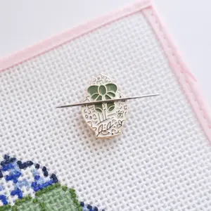 Ginger Jar Needleminder