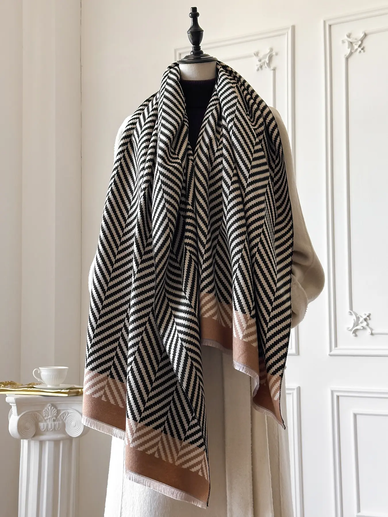 Women's Elegant Fashion Scarf, Chunky Scarf, Thick Woven Fabric, Warm Fabric, Fitted Style, Perfect for Fall & Winter, Stylish Accessory for Daily Wear