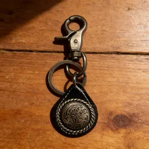 Vintage Genuine Leather Western Keychain for Women, Cowgirl Floral Concho Silver Key Fob, Rustic Leather Key Ring Holder for Car Keys, Bag Charm, Purse Accessory Gift