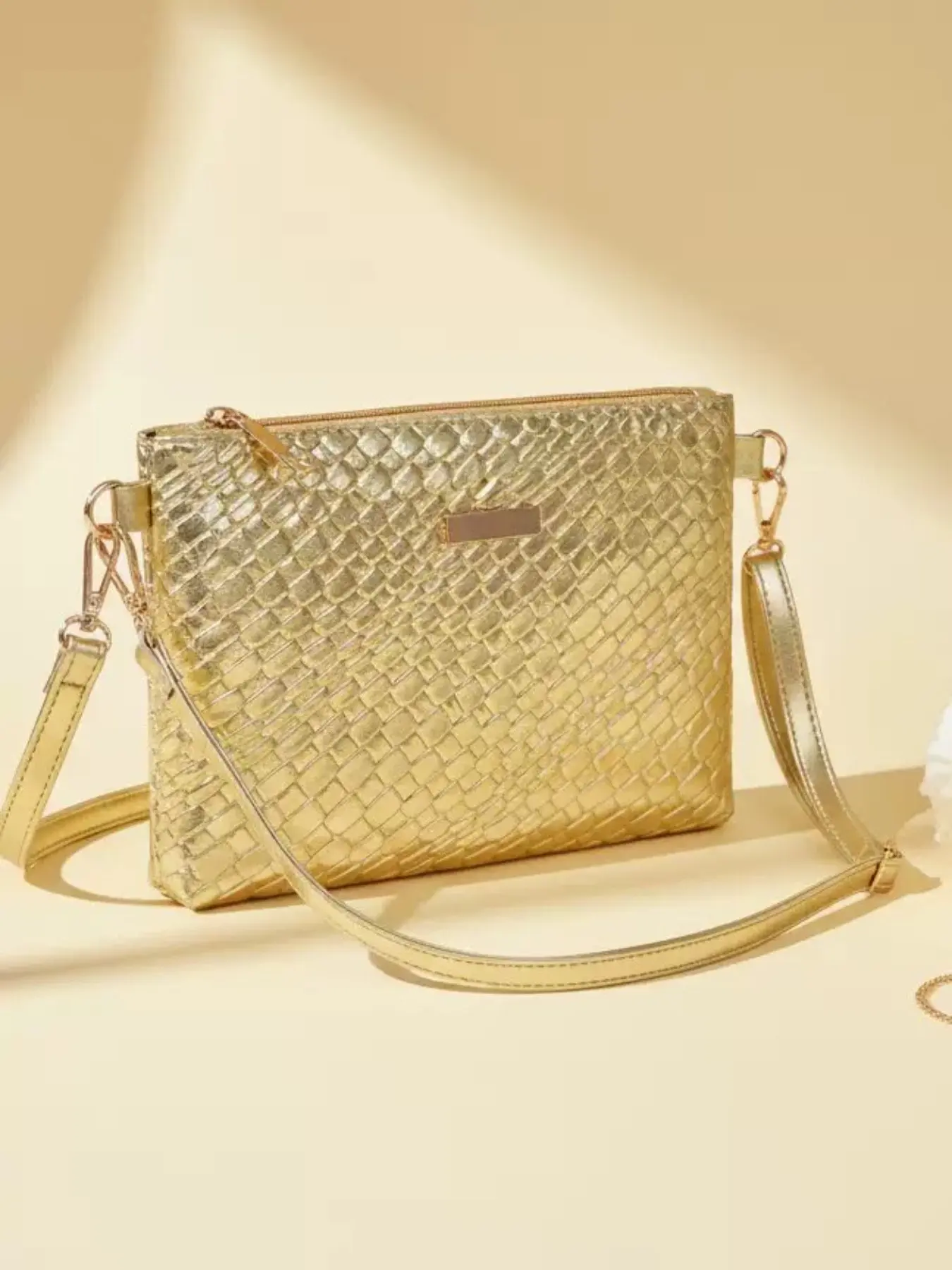 Gold Crocodile Embossed Minimalist Handbag with Metal Chain Strap and Coin Pouch for Women Girls Evening Party Shopping Daily Commute Travel Wedding Chain Crossbody Bags Elegant Embossed Bag Crossbody Shoulder Purses Crossbody Fashion Bag Fashionable Bags