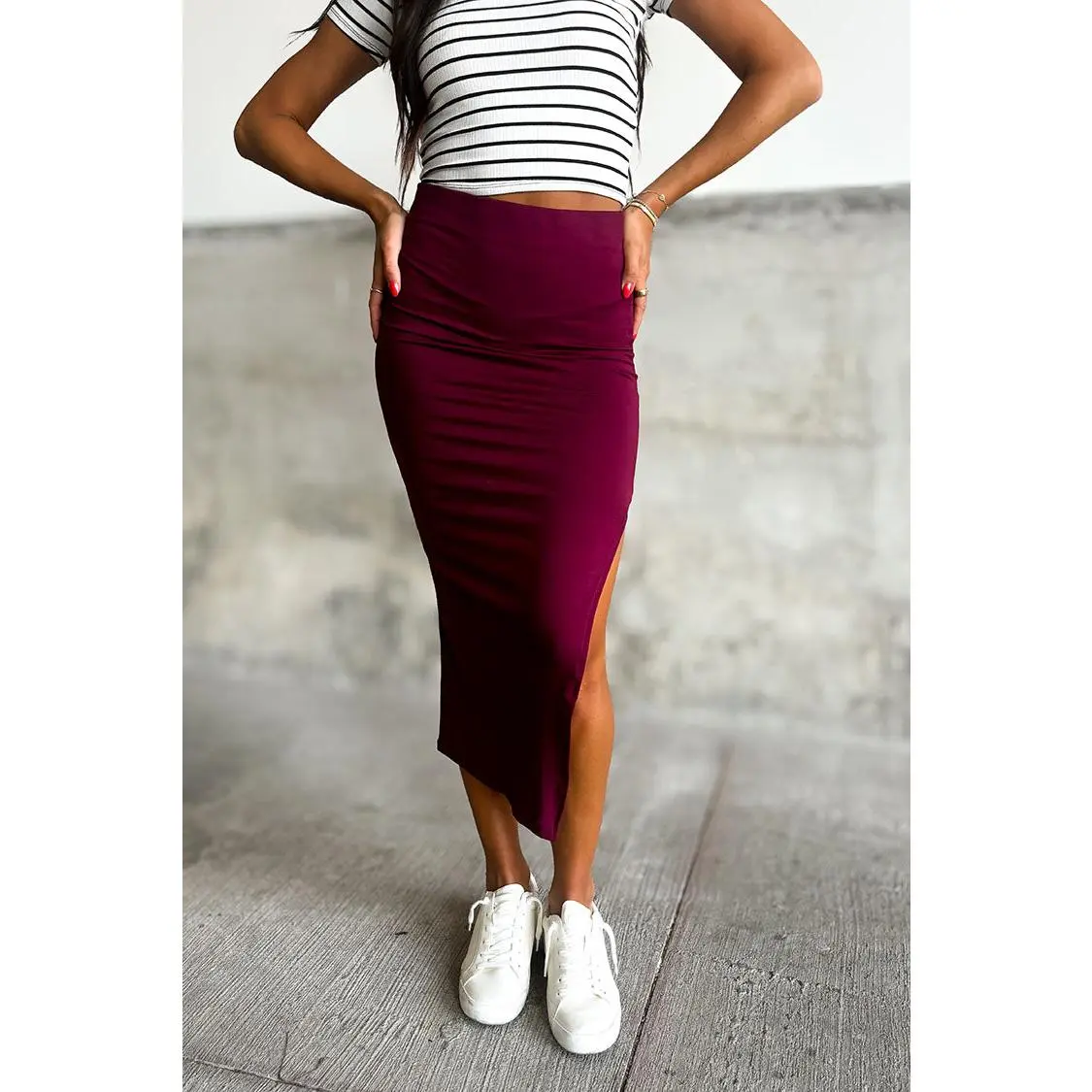 Women's Burgundy Spandex Casual Fit Bodycon Maxi Skirt - Solid Stretch Knit, High Side Slit, Elastic Waist, Graphic Accent, XXL Size, Knee-High Detail, Maxi Length, Fitted, Large, Plain, Basic, Casual Wear, 2Xlarge, 3Xl, 34 Inches