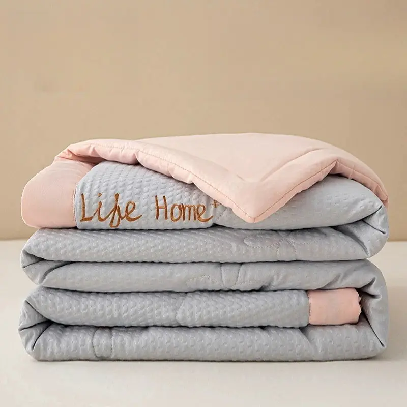 1pcs Soybean Summer Lightweight Quilt, Single Person Thin Air Conditioning Blanket, Pure Color, Ideal for Hot Weather, Breathable Soft Cozy Blanket
