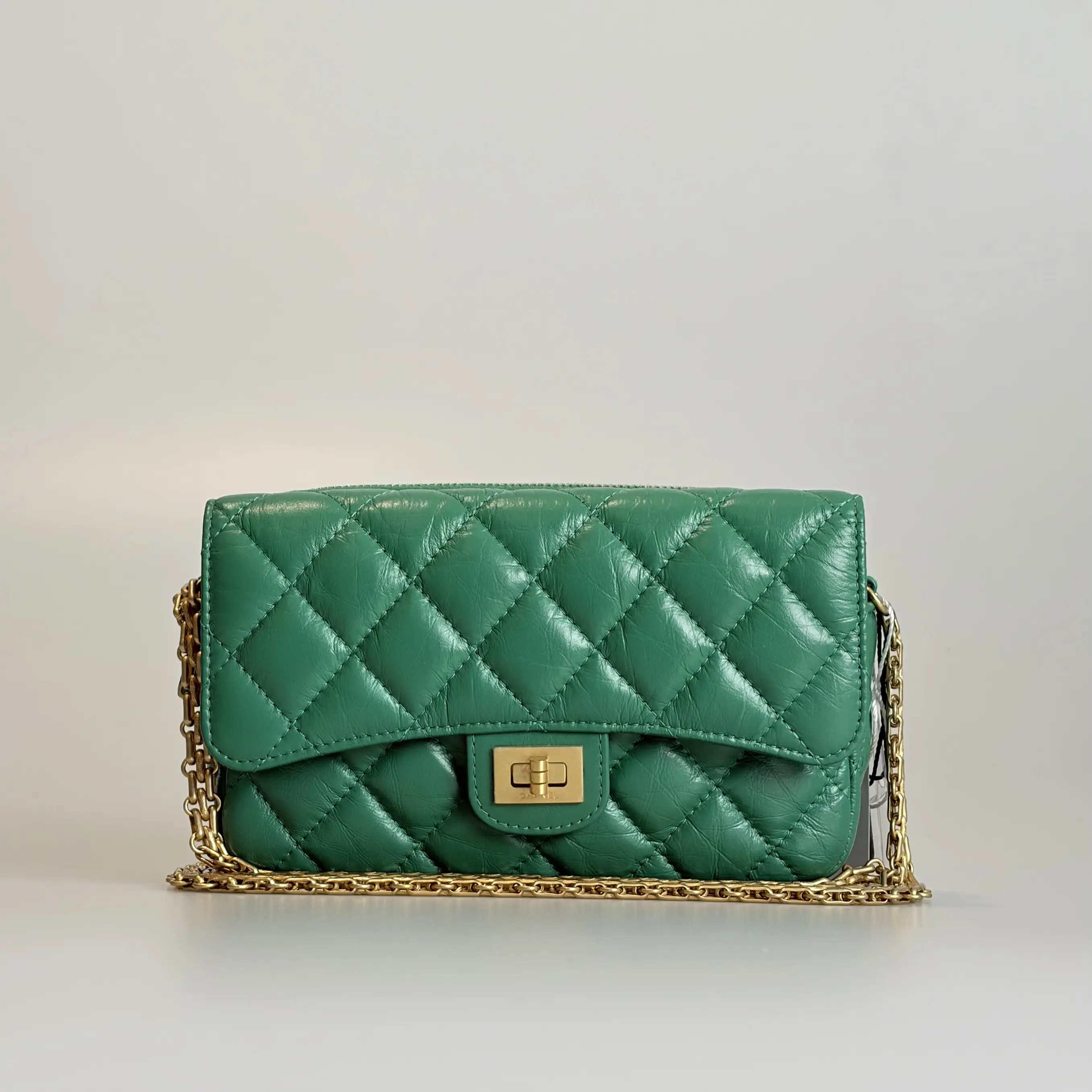 Pre-owned CHANEL Pull-Up Leather Crossbody Bag 2.55 Green Quilted Gold tone Clasp 17660574 Sold As Is / Final Sale