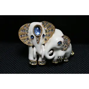 Women's Luxury Elephant Family Brooch Pin - Crystal Rhinestone Animal Jewelry, Female Fashion Collar Clip Accessory