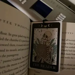 1Pc Acrylic Skull Bookmark, 2D Tarot Bookmark, Gothic Bookmark, Halloween Bookmark, ideal gift for friends, Acrylic Material