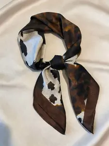Vintage Leopard Print Silk-Imitation Scarf, Fashionable Versatile Headscarf Belt, Daily Wear Decorative Wrap, 70cm Small Square Towel, Reusable Bandana Scarf, Square head scarves