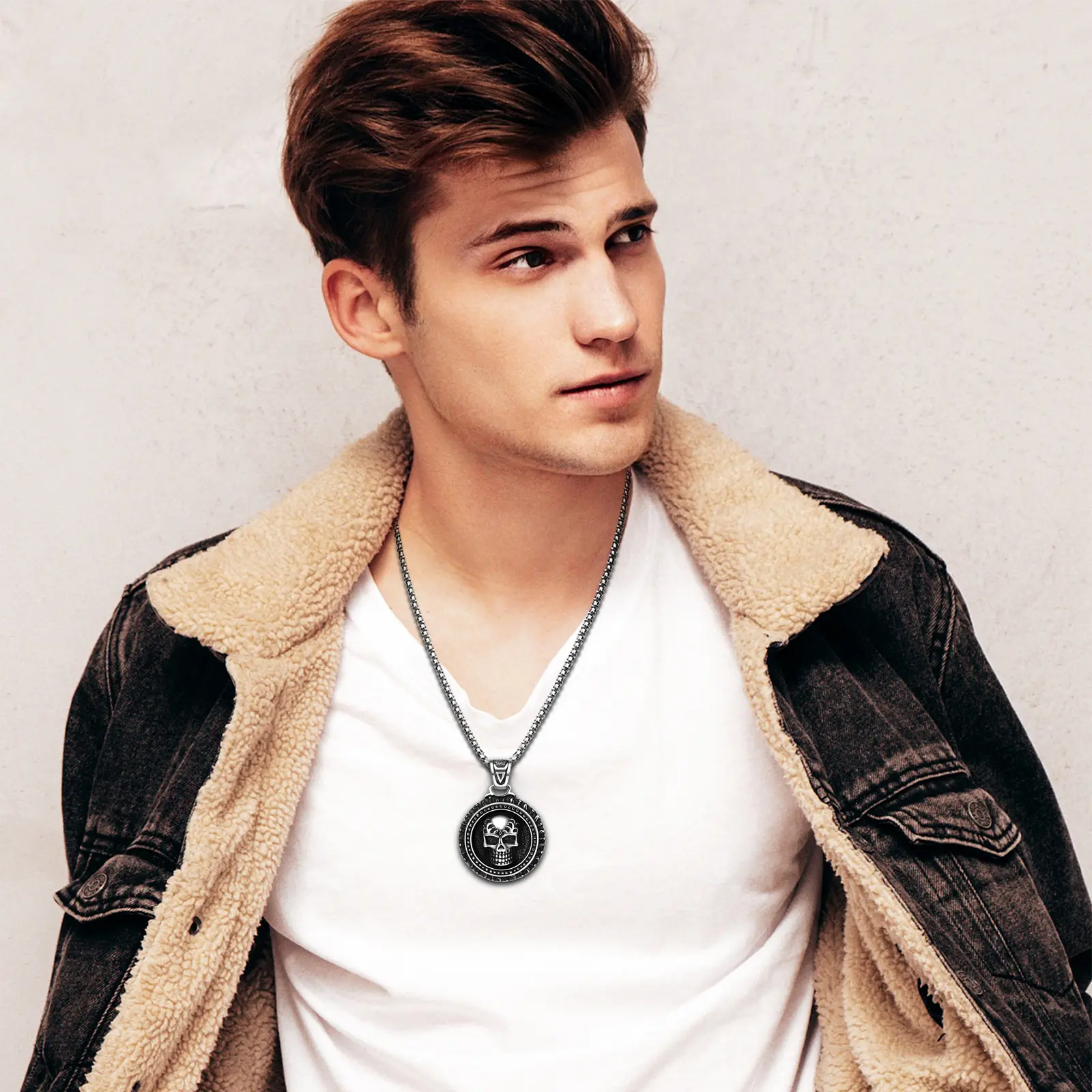 OIDEA Men's Stainless Steel Gothic Norse Rune Viking Skull Bone Necklace - 22-Inch Wheat Chain, Spooky Punk Hardcore Halloween-Themed Gift, Gothic Necklaces, Halloween-Themed Necklaces