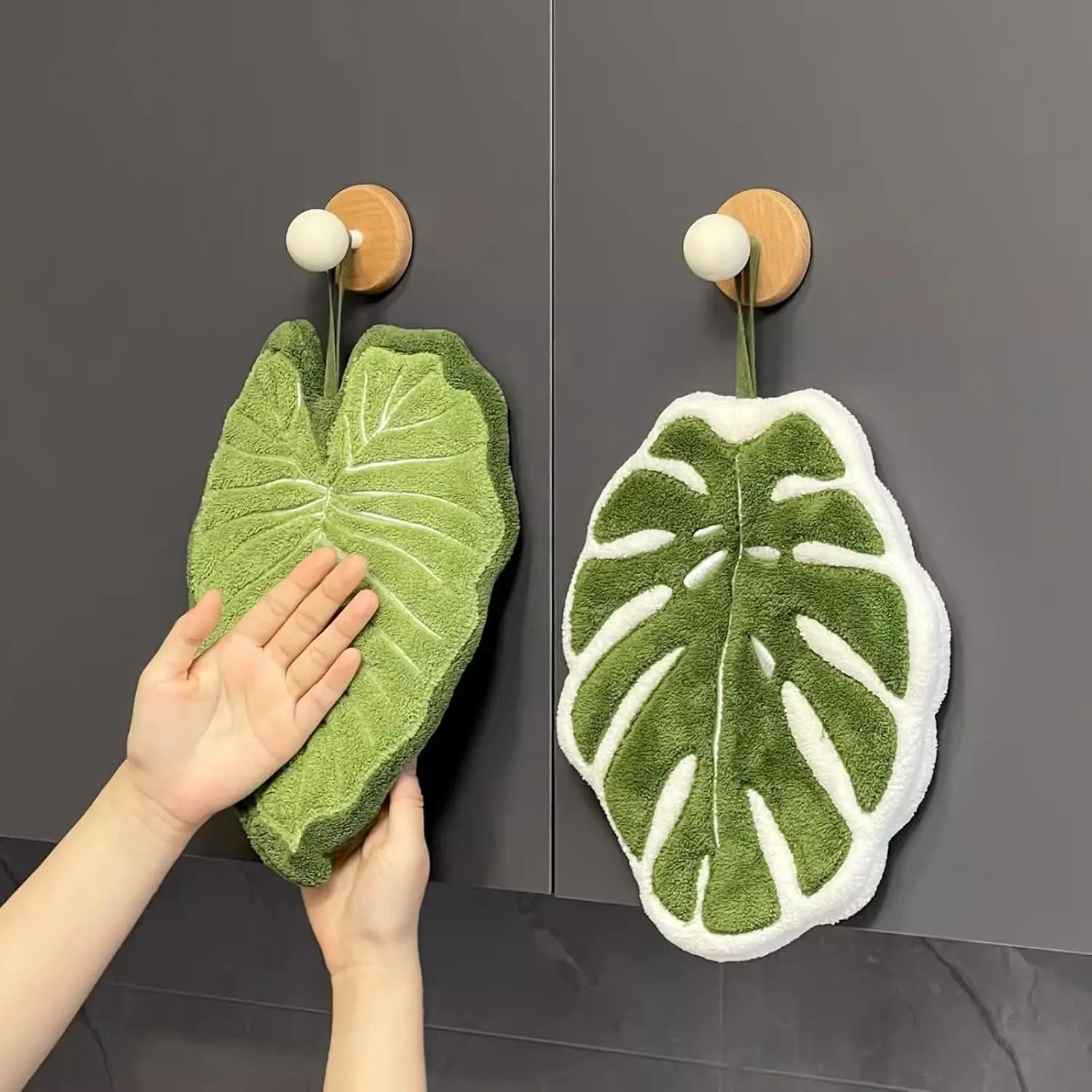 Cute Leaf Hand Towels 2PCS Hanging Coral Fleece Kitchen Towels Soft Quick Dry Strong Absorbent Decorative Plant Towels with Hanging Loops for Bathroom Kitchen Sink Oven Handle Apartment Dorm Decor