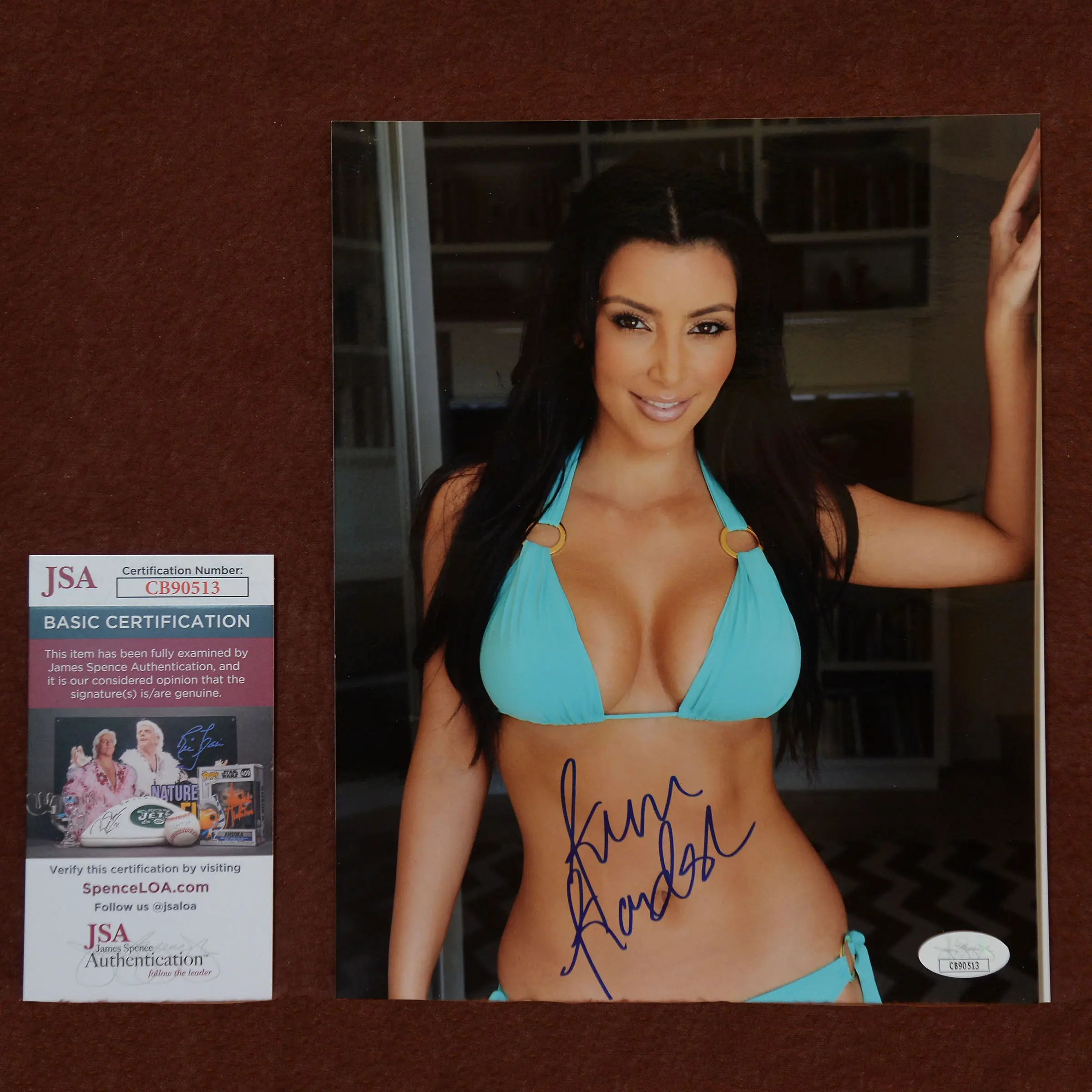 Kim Kardashian 8 x 10 Signed JSA Authenticated Photograph