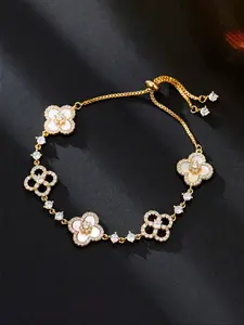 Elegant Simulated Bracelet for Women, Lucky Four-Leaf Clover Design, Flower Design Bracelet, Minimalist Jewelry Accessory, Perfect Gift Idea, Pretty Bracelet