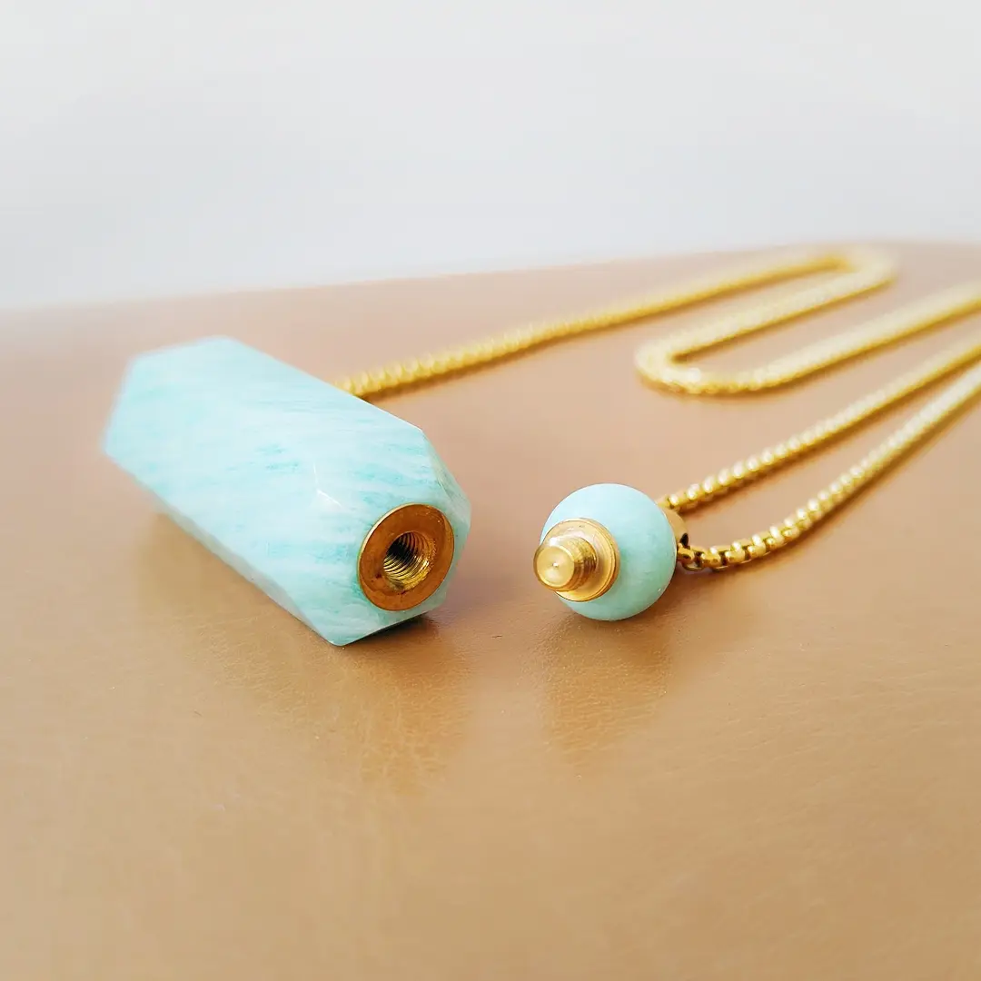 Crystal Aromatherapy Necklace – Essential Oil Diffuser Jewelry