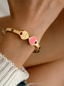 Mother's Day Gift Stainless Steel Heart Charm Bracelet, Heart Design Bracelet, Fashionable Jewelry for Women & Men, Trendy All-match & Exquisite Jewelry for Birthday Gift, Heart Shaped Bracelet, Cuff Bracelet