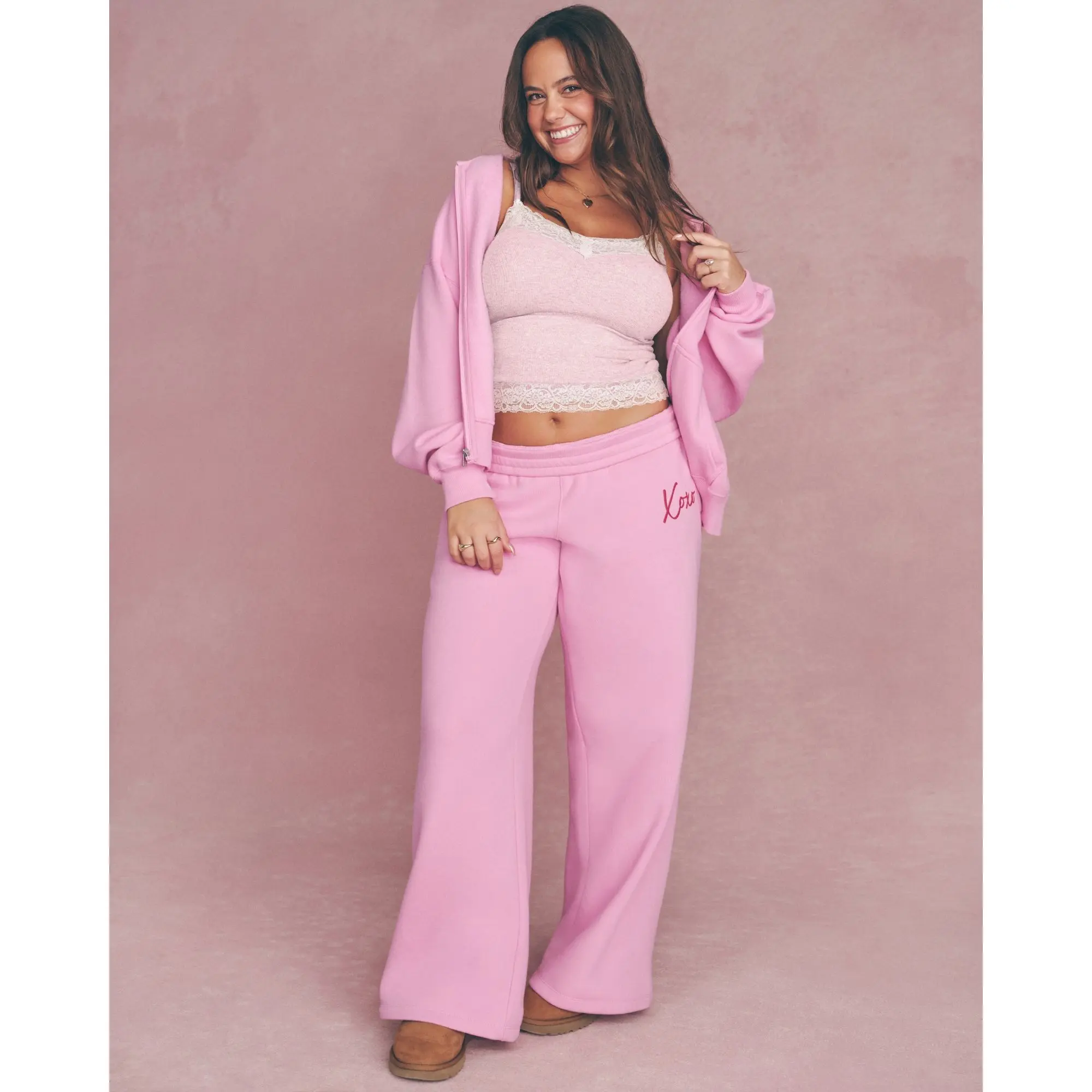 Hollister Feel Good Xoxo Graphic Baggy Sweatpants