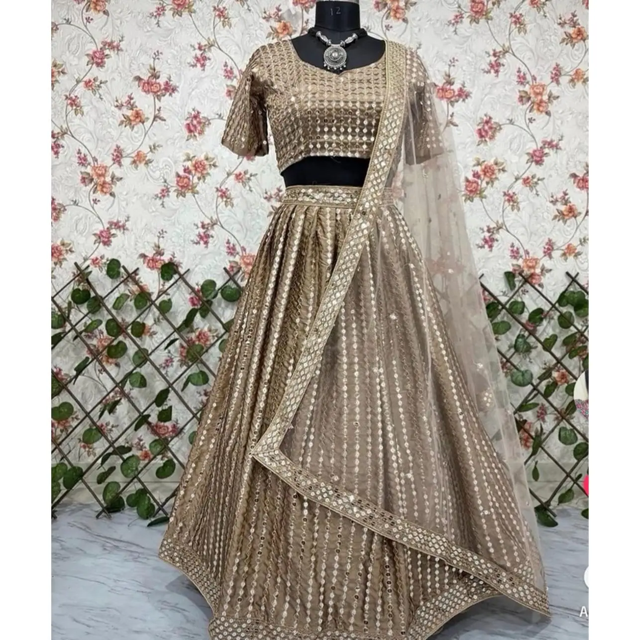 Lengha with Blouse Size 42-44 and Dupatta - Ready to Wear