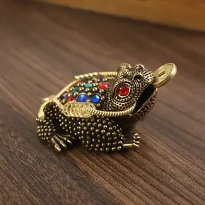 Prosperity Frog Decorative Figurine, Attracts Wealth Office Desk Decoration, Feng Shui Ornaments, Resin Feng Shui Lucky Toad with Coin, Office Desktop Ornament