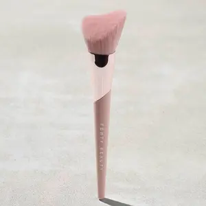 Fenty Beauty Bronzer Brush 190