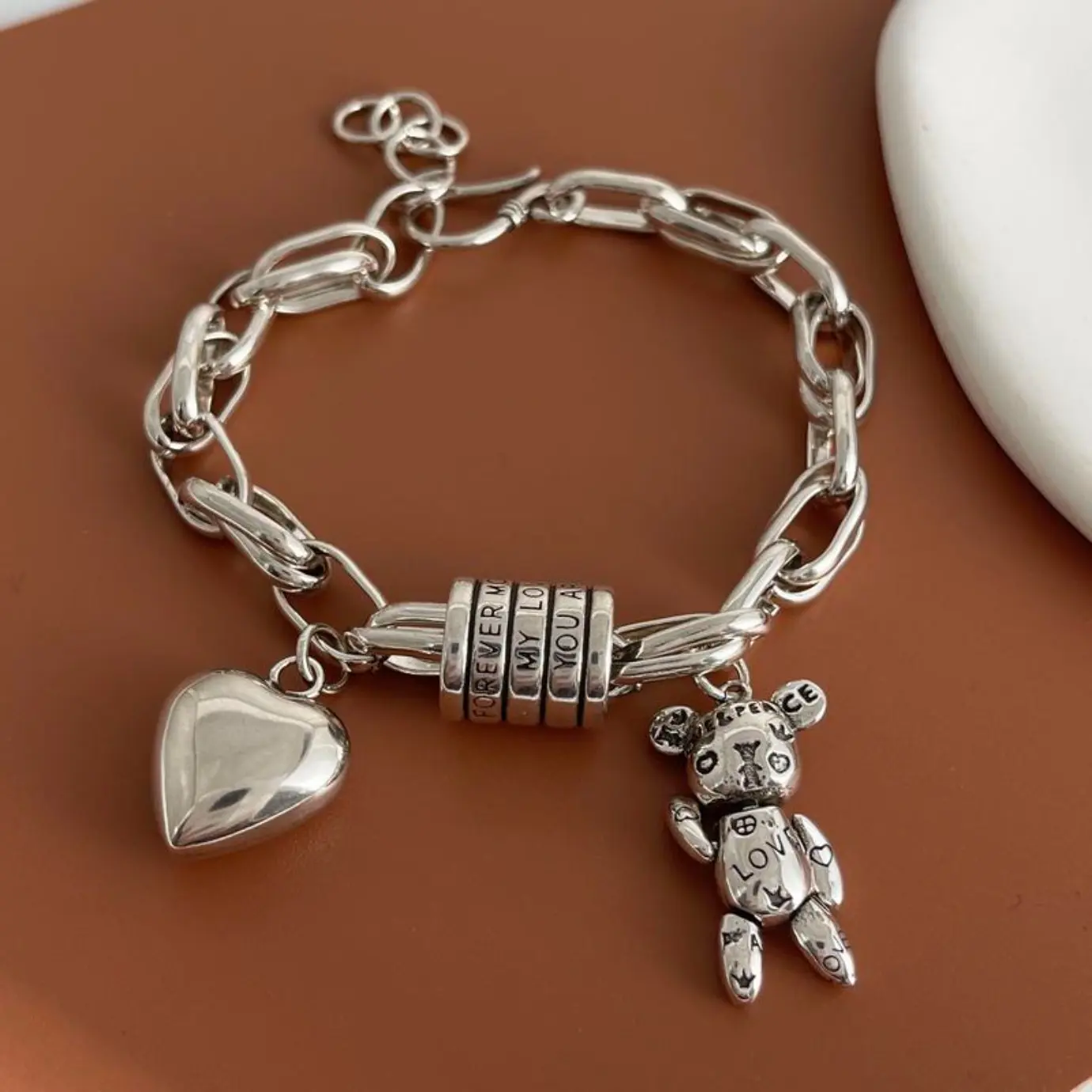 Retro Handmade Heart Charm Sports Wristband - Non Tarnish Jewelry, Unisex Stainless Steel Bracelet with Charms, Heart Shaped Bracelet, Ideal Birthday Gift for Women, Charm Bracelets