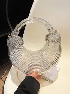 Metallic style ring three-dimensional art handbag, Casual Trendy Handbag, Bling Handbag, niche design, unique shape, personality and futuristic sense, street-shot banquet bag, party eye-catching chain bag, a must-have item for fashionistas