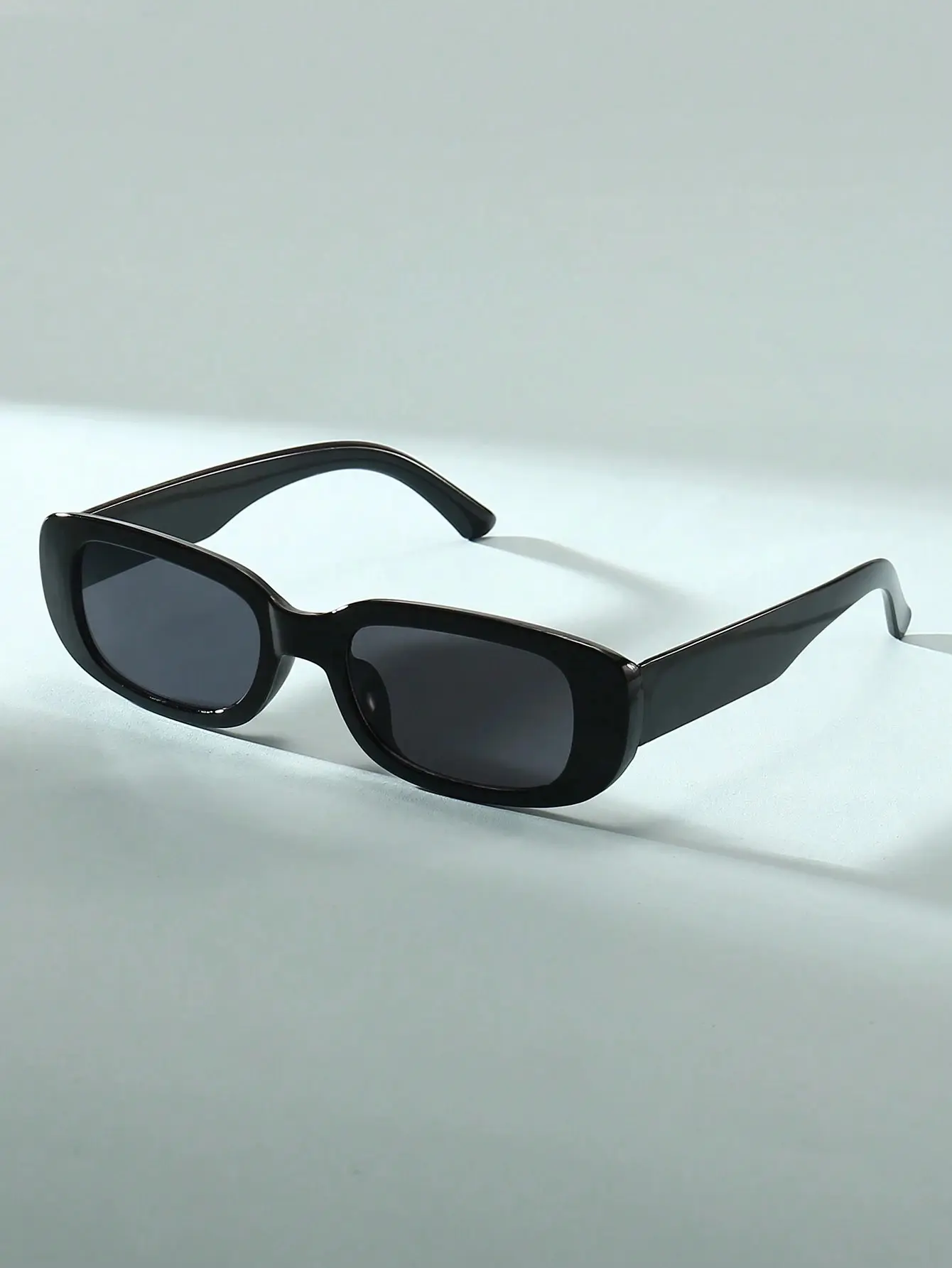 Women's Vintage Geometric Rectangle Plastic Frame Sunglasses - Outdoorfun Sunglass Style, Trendy Styling Beach Eyewear, Perfect for Daily Wear, Driving, Outdoor Leisure Activities, Trendy Beach Eyewear, Trendy Styling Sunglasses