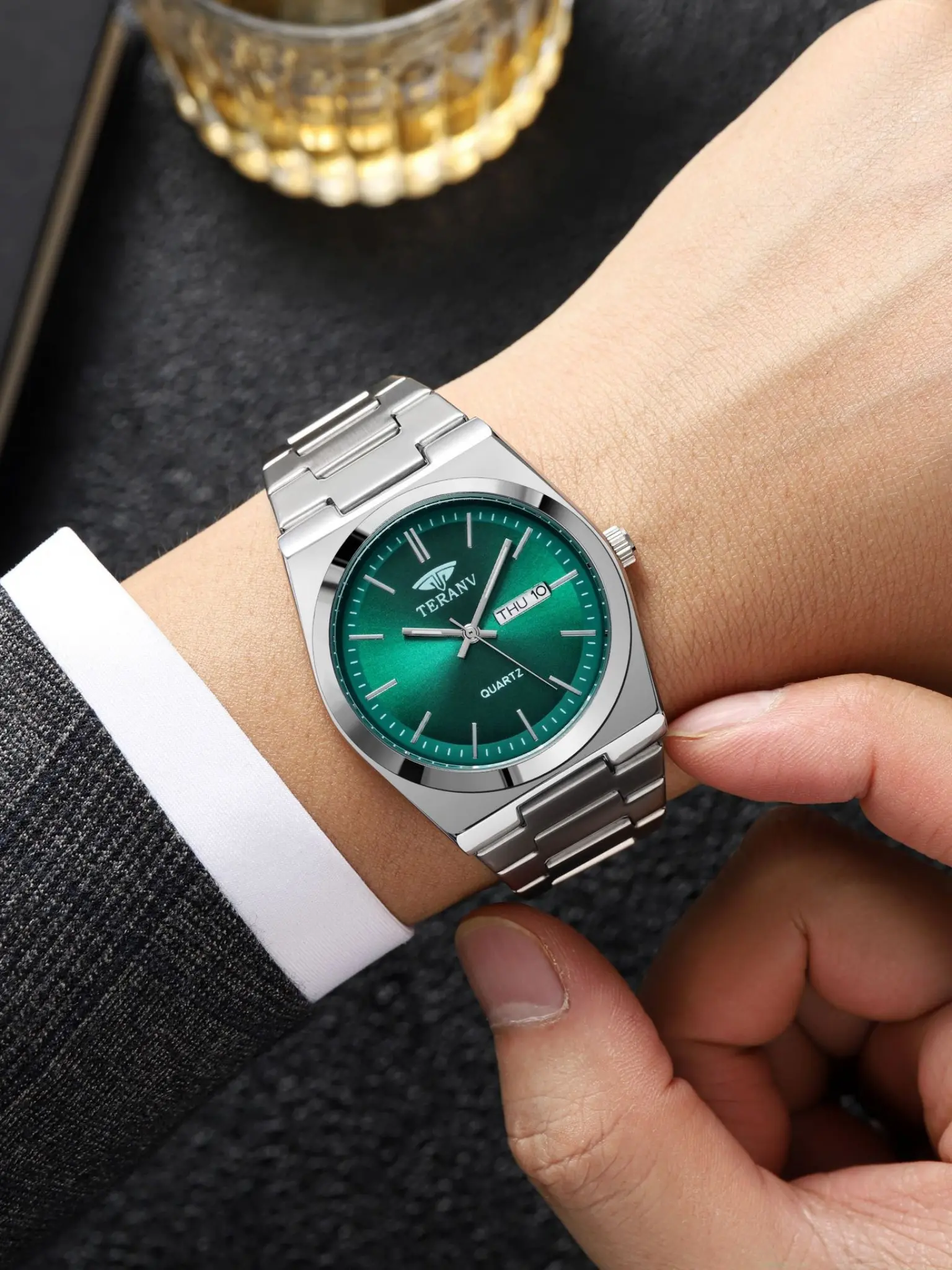 Ultra-Thin Stainless Steel Men's Watch Quartz Dial Analog Watch Calendar Waterproof Modern Fashionable Business Fashion Watches Wristwatch Luminous Quartz Movement Casual Style