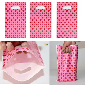 10pcs Strawberry Print Plastic Gift Bags, Durable Bags for Weddings, Mother's Day, Birthdays, Baking, Shopping, Spring Parties, Party Gift Packs