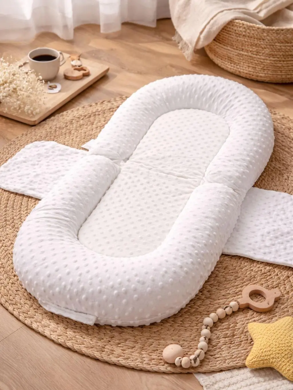Portable Baby Lounger Pad, Plain Plush Soft Cushion for Newborns, Travel Ready and Unisex Nest for 0-12 Months, Unisex Use, Minimalist