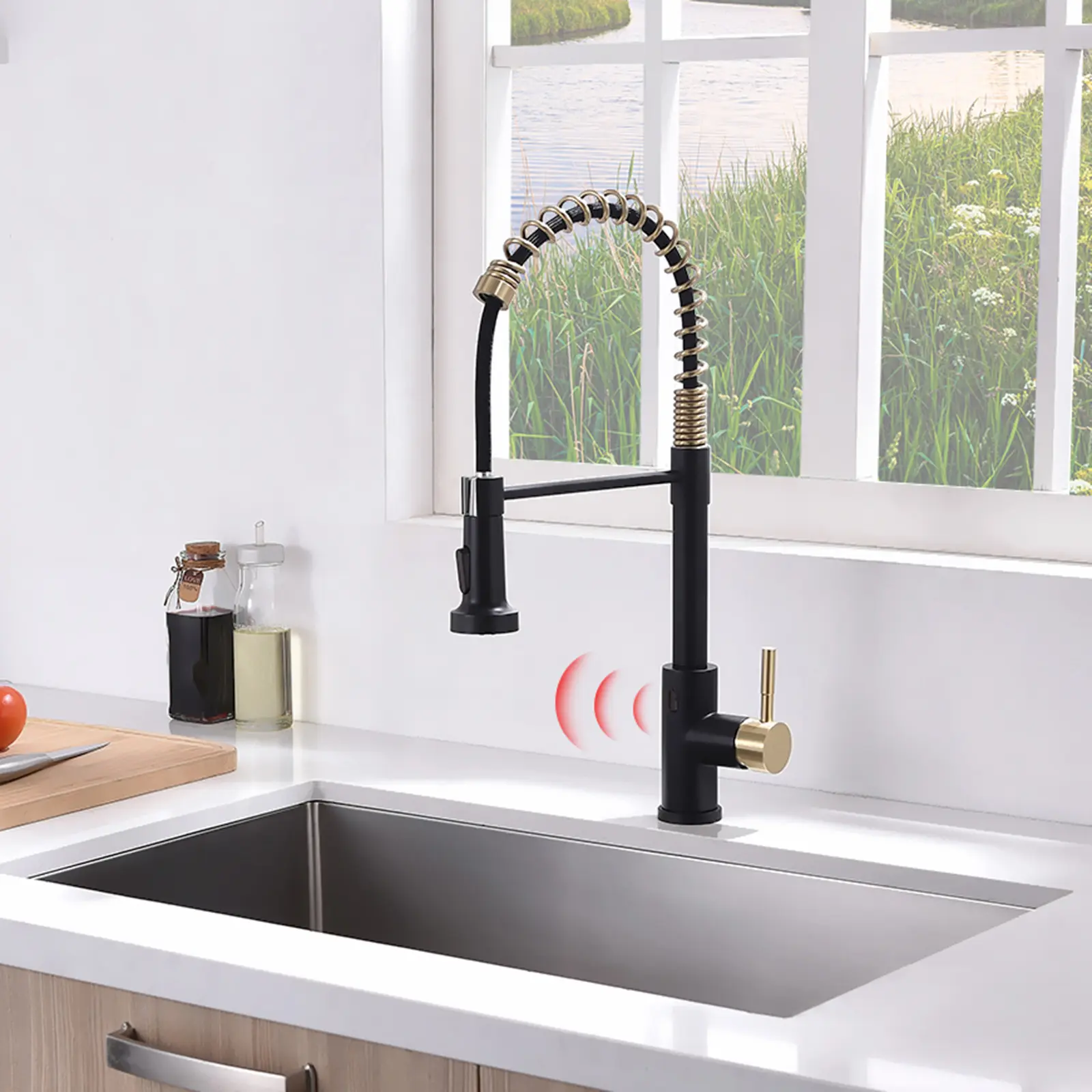Black Single-Handle Touchless Smart Kitchen Faucet with Motion Sensor Activation, 2-in Short Sensing Distance, Auto-Off, Pull-Out Sprayer, Plumbing Valve Assembly, Reduce Excess Water, 2-Inch Short Sensing Distance