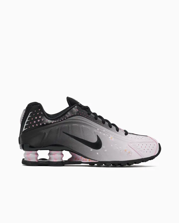 Nike Shox R4 'Sakura' Y2K Pink Cherry Blossom Nike Shox R4 'Sakura' Y2K Pink Cherry Blossom