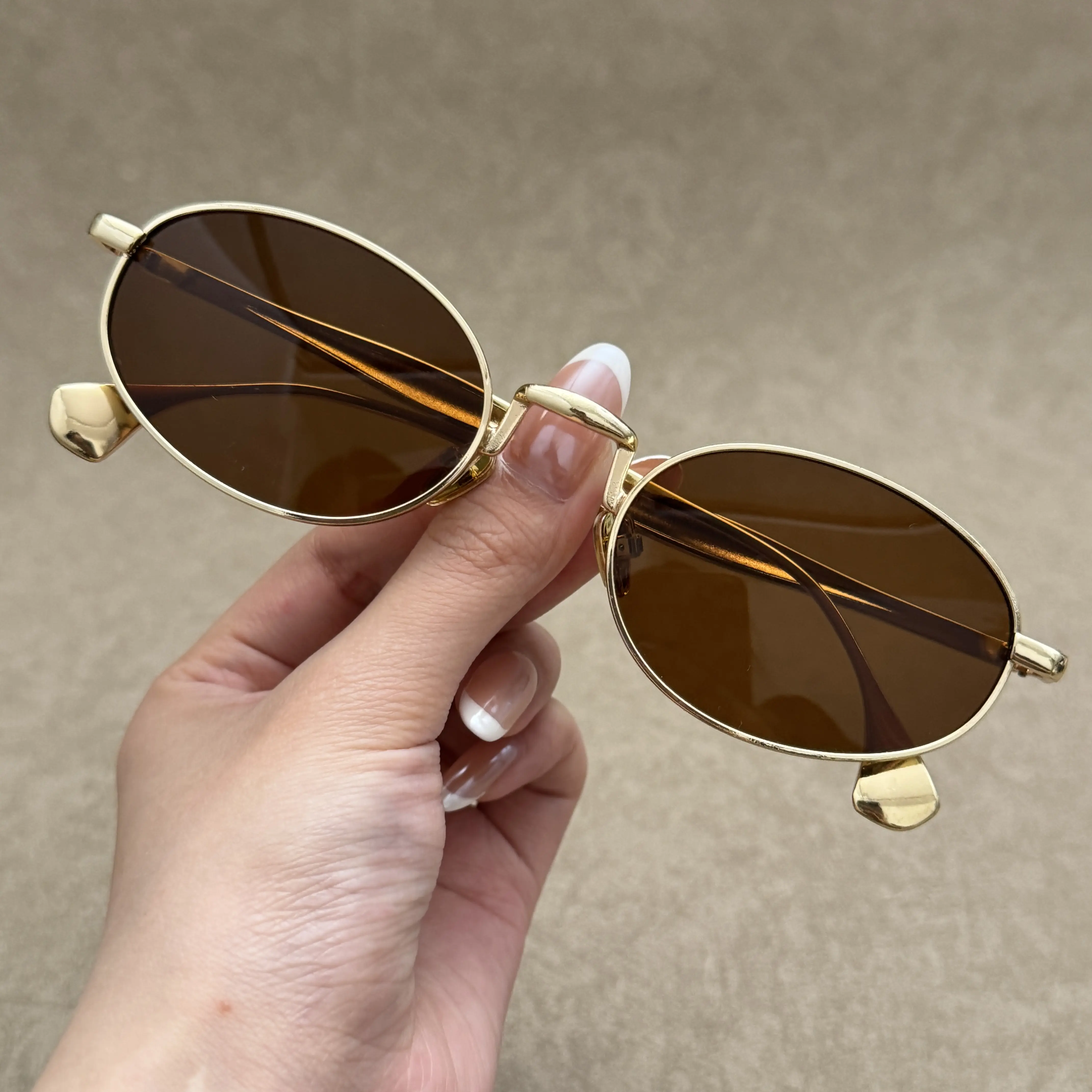 Modern Geometric Gold Frame Sunglasses for Men and Women, Slim Oval Shades That Flatter Any Face Type, Essential for Outdoor Activities, Travel & Daily Outfits