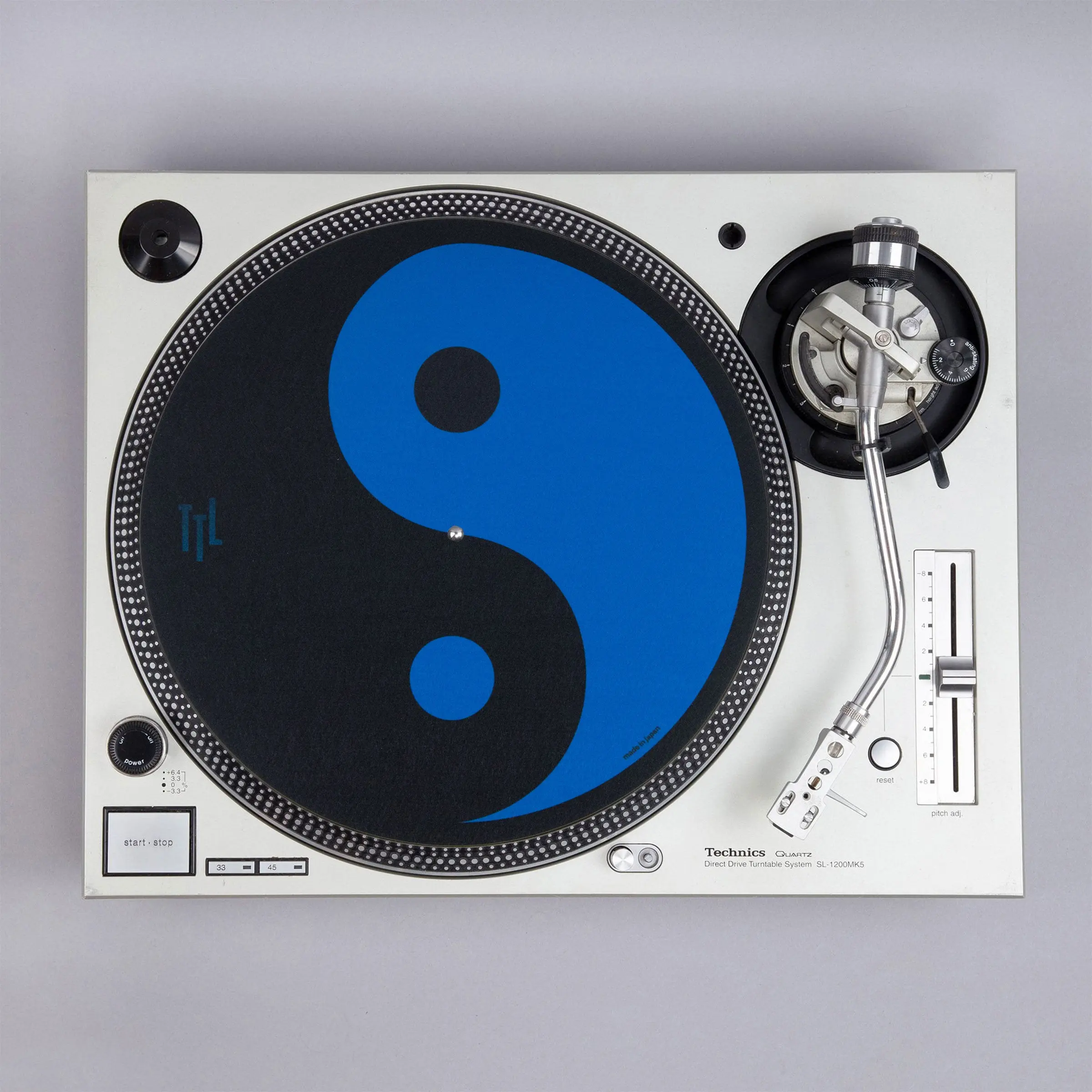 Turntable Lab Dr. Suzuki Record Mat - Dark Mode, Thin Design Music Accessory for Djing, Graphics-Enhanced